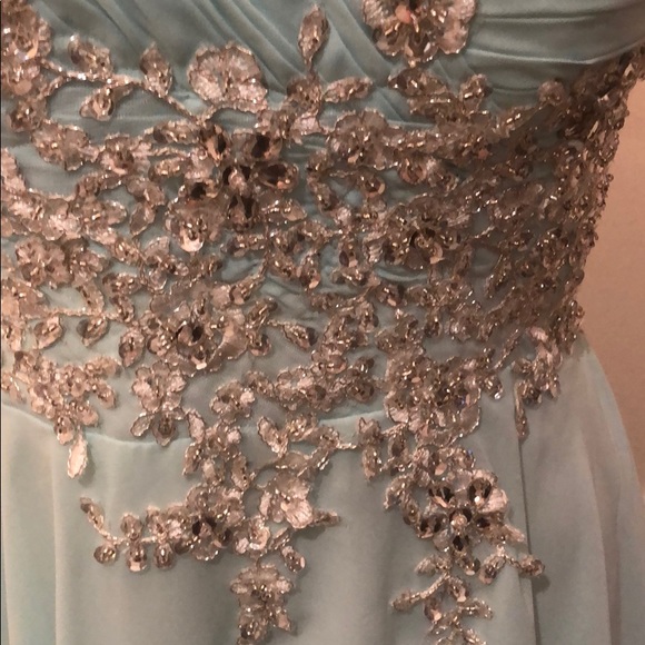 Custom gown worn once for appearance EUC - Picture 3 of 5